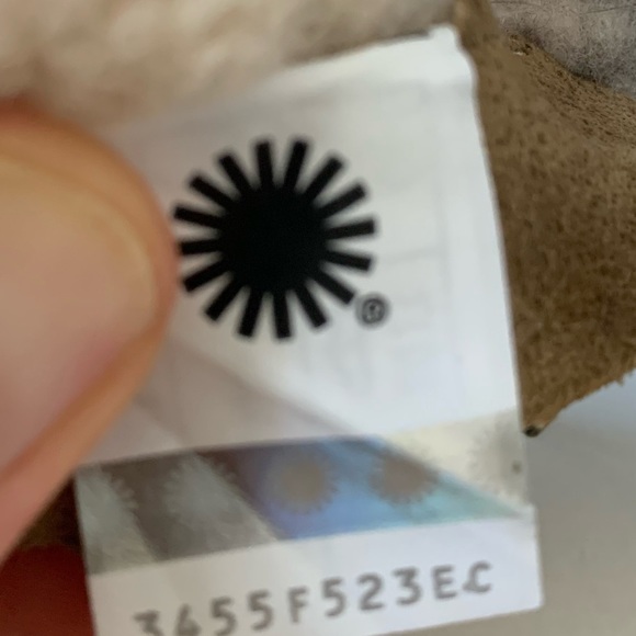 Ugg | Benson Waterproof Ankle Boots - Picture 10 of 11